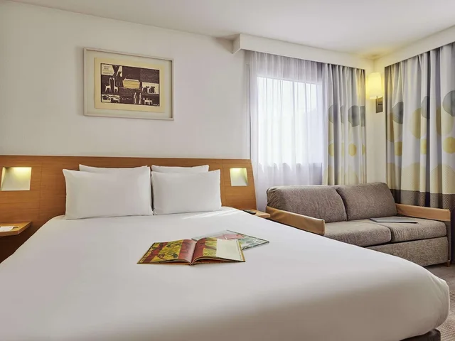 غرفة سوبيريور بسرير كوين مع أريكة، Novotel Paris 13 Porte d Italie 2/10