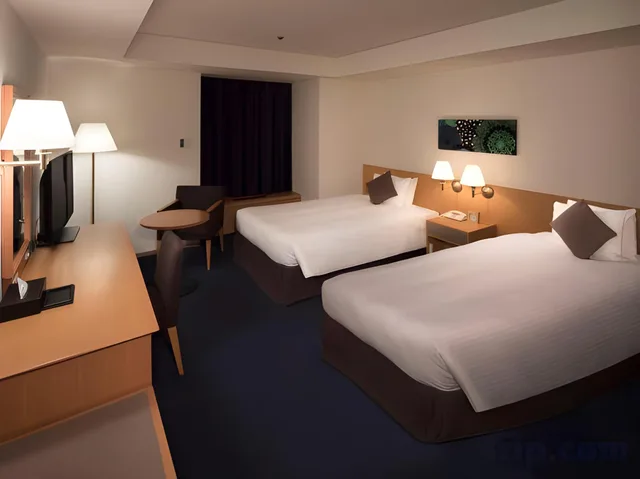 Standard, Twin Beds, East Wing, Corner، Sapporo Grand Hotel 1/1