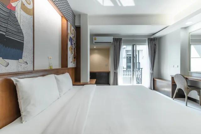 غرفة ديلوكس بسرير كينج مع أريكة، COZYTEL CHIANGMAI 3/5