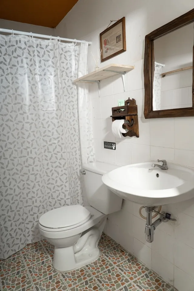 Mixed Dorm, 10 Beds, Shared Bathroom، Past Tense Hostel 2/2