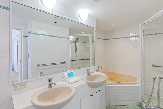 شقة بسرير كوين وسريرين منفصلين بإطلالة على البحر بغرفتي نوم في الطابق الأرضي، Boulevard North Holiday Apartments 6/7