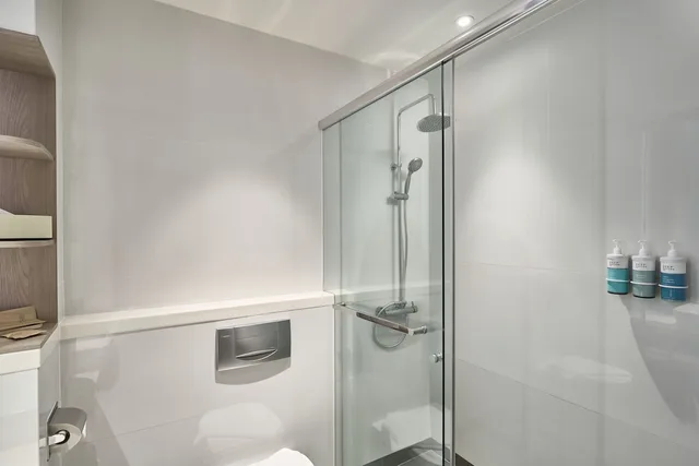 غرفة سوبيريور ركنية بسرير كينج، Novotel Singapore on Kitchener 3/3