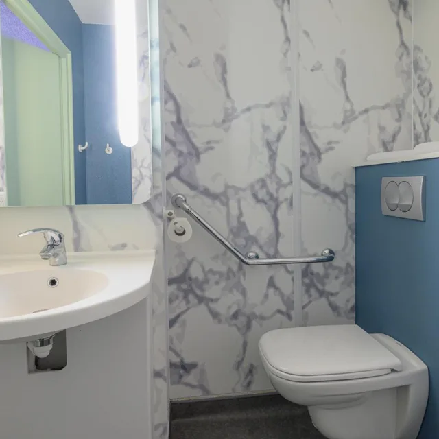 غرفة كلاسيكية بسرير كوين لذوي الإعاقة، Ibis Budget Saint Etienne 9/10
