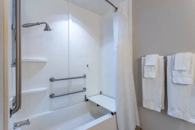 غرفة بسرير كينج لذوي الإعاقة، Holiday Inn Express Hotel And Suites Silver Springs Ocala 1/1