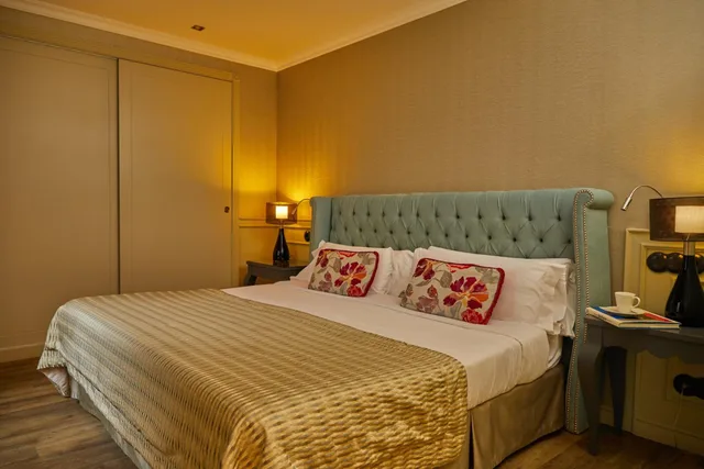 Sagrada Familia, Suite, King Bed, Sofa، El Avenida Palace 1/3