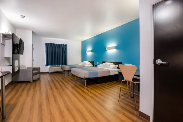 غرفة ديلوكس بسرير كوين، Motel6 Poplar Bluff, MO 4/8