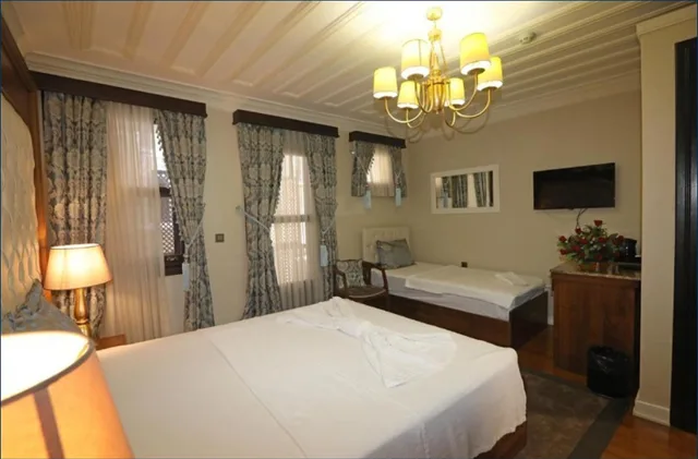 غرفة ديلوكس ثلاثية، Mezzo Hotel 2/3