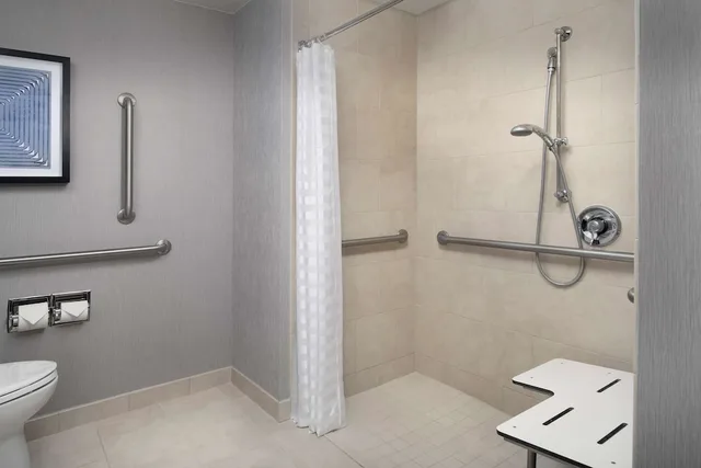 غرفة بسريرين كوين مع أريكة لذوي الإعاقة، HYATT PLACE HOUSTON SUGAR LAND 3/5