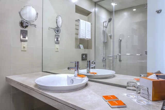 جناح بسرير كينج بغرفة نوم واحدة بمطبخ صغير، Centro Sharjah Rotana 8/8