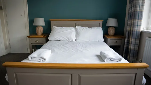 Room, Double Bed, The Star Inn 1/4