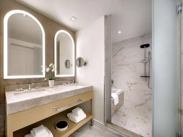 Room, King Bed, Bay View، Fairmont Breakers Long Beach 5/6