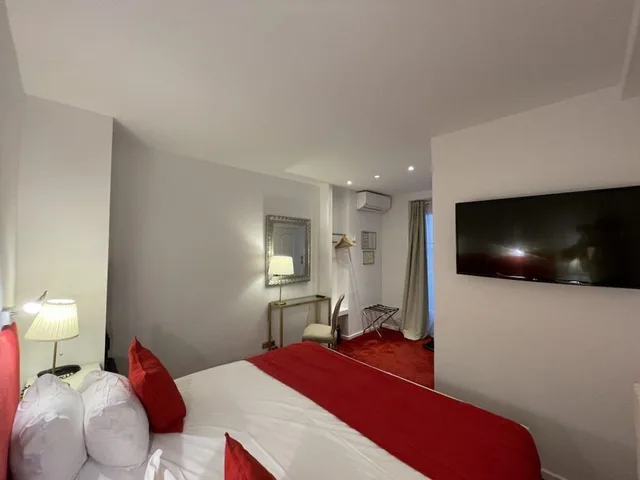 غرفة كومفورت، Hotel Churchill 1/2