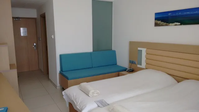 Room, Twin Beds, Inland View، Vrissaki Beach Hotel 1/6