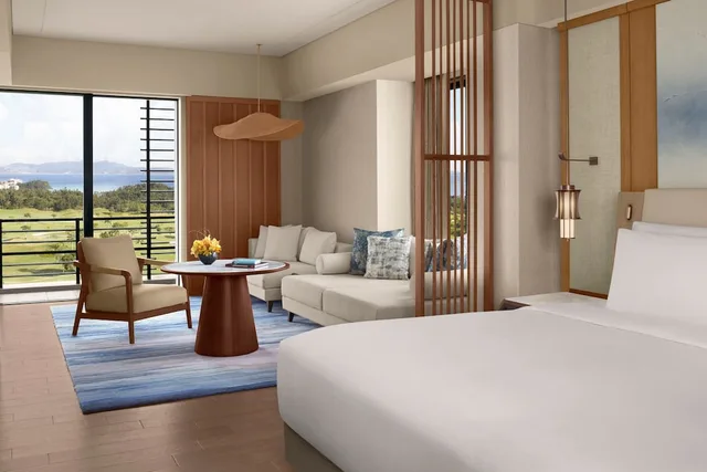 غرفة بريميير ركنية بسرير كينج، The Ritz Carlton Okinawa 2/6