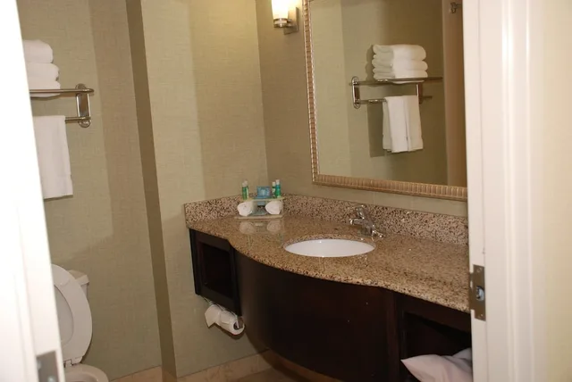 غرفة قياسية بسريرين كوين، Holiday Inn Express Suites Covington 3/3