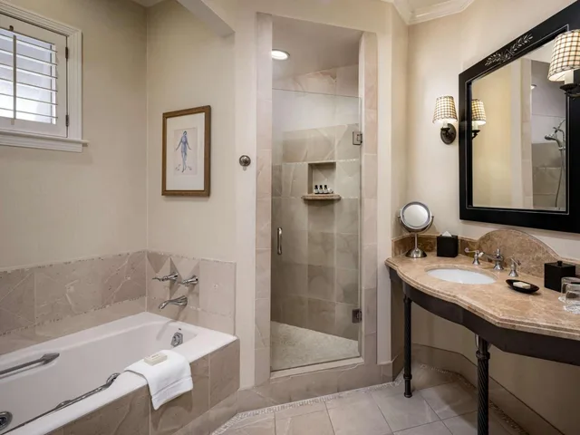 1 Bedroom, Signature, Suite, King Bed, Garden View, Balcony or Patio, Sofa, Hot Tub، Fairmont Sonoma Mission Inn & Spa 3/4