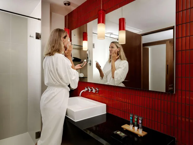 غرفة عائلية بسرير كينج بإطلالة على الحديقة بشرفة، Novotel Phuket Kata Avista Resort And Spa 4/8