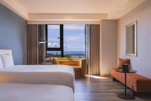 غرفة ديلوكس عائلية بإطلالة على البحر، Lakeshore Hotel Hualien 1/2
