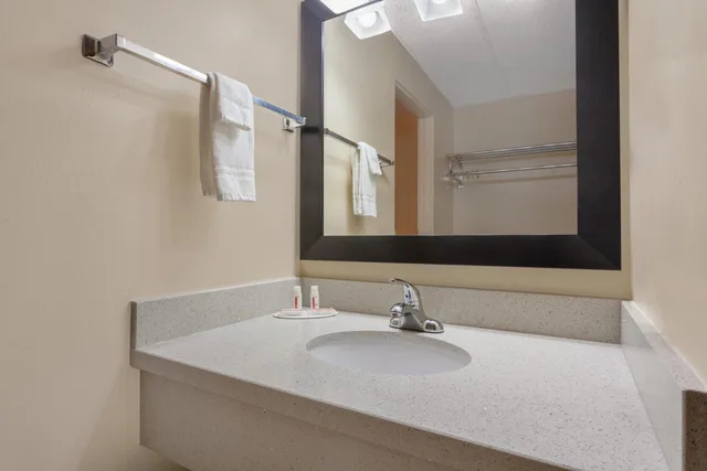 جناح استوديو بسريرين كوين مع أريكة، Days Inn By Wyndham Yakima 2/2
