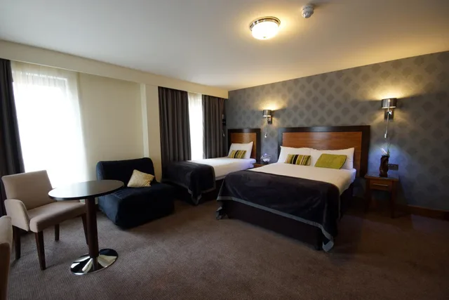 غرفة ثلاثية، Treacys Hotel Waterford 3/8