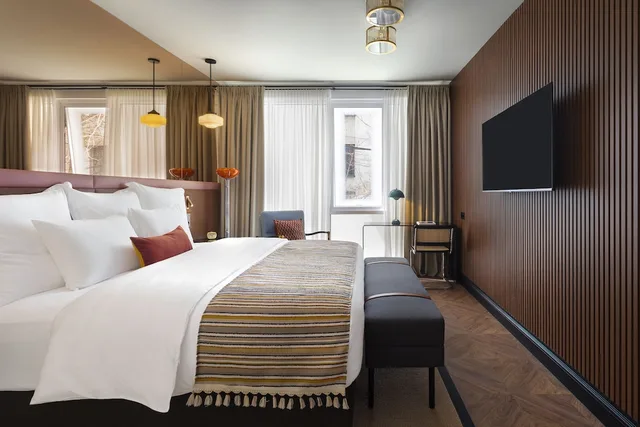 جناح جونيور بسرير كينج مع أريكة، Artizan Design Hotel 1/2