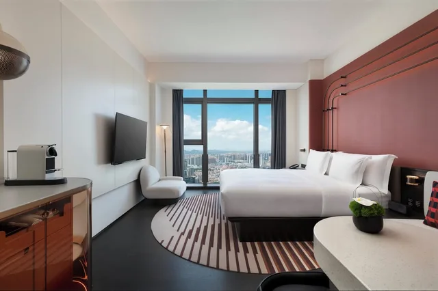 غرفة قياسية بسرير كينج، Hotel Indigo Zhuhai Xiangzhou by IHG 7/10