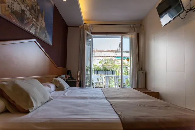 غرفة بسرير مزدوج بشرفة، Hotel Galeon 1/3