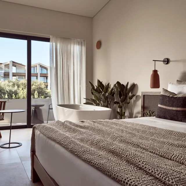 جناح جونيور بجاكوزي، Contessina Hotel 3/9