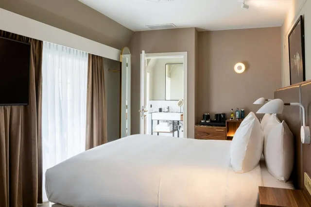 Emerald, Guest Room, King Bed، Sapphire House Antwerp, Autograph Collection 1/7