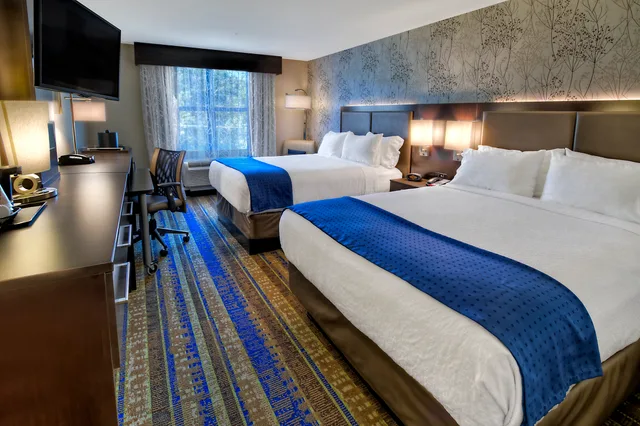 غرفة بسريرين لذوي الإعاقة، Holiday Inn Hotel And Suites Tupelo North 1/1