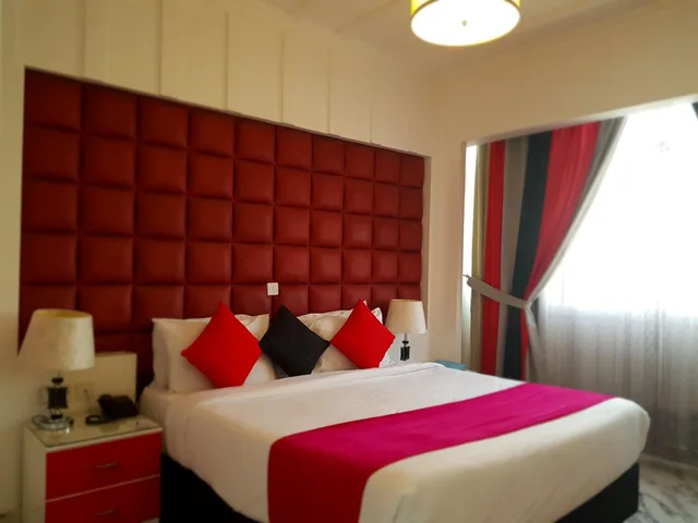 غرفة قياسية بسرير كينج، Kuwait Continental Hotel 1/5