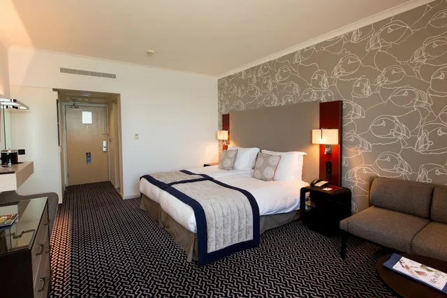 غرفة قياسية بسرير كينج، Radisson Blu Waterfront Hotel, Jersey 1/3