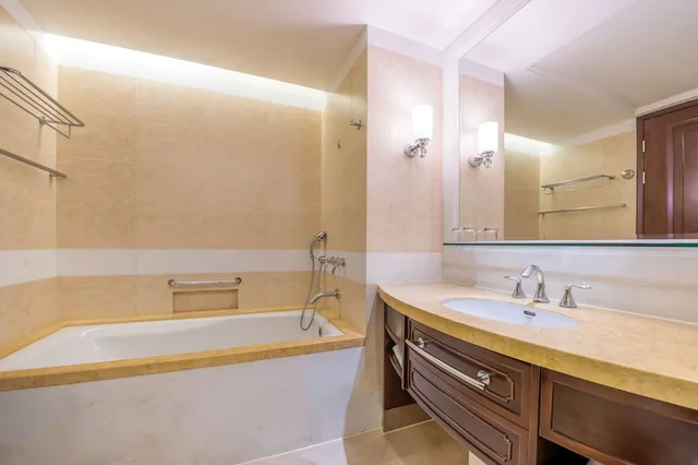 Deluxe, King Bed, River View, Shangri La Guilin 5/5