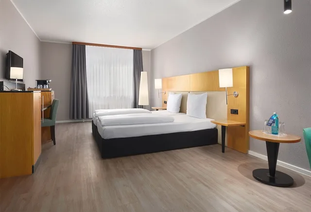 غرفة قياسية ثلاثية بسرير كوين وسرير فردي، Hotel Egelsbach Frankfurt 5/10