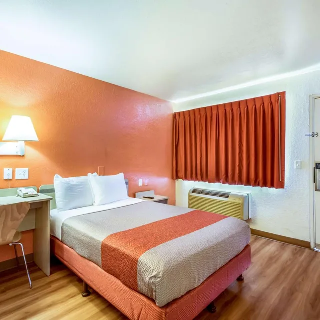 غرفة بسرير مزدوج لذوي الإعاقة، Motel6 Youngtown, AZ - Phoenix - Sun City 5/10