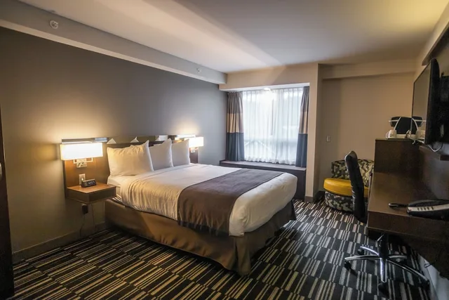 غرفة بسرير كوين، Microtel Inn & Suites by Wyndham Mont Tremblant 6/10
