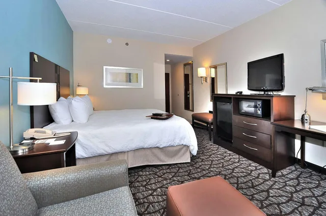 Study, King Bed، Hampton Inn Eden 3/5