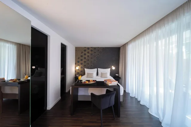 Signature, Suite, King Bed, Private Pool, AZUR HOTEL 2/3