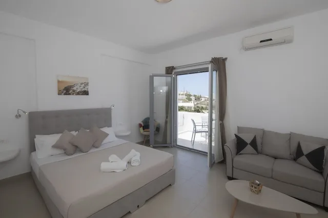 غرفة سوبيريور رباعية بسرير مزدوج وسريرين منفصلين، Thira S Dolphin Hotel 2/10