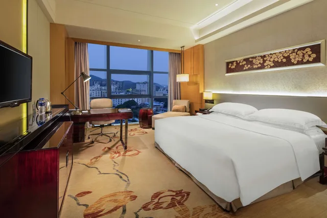 غرفة تنفيذية بسريرين منفصلين مع دخول صالة النادي، Hilton Guangzhou Baiyun Hotel 1/10