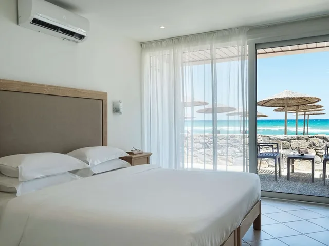 Premium, Junior Suite, Double Bed, Water Front, Sofa, Ground Floor، Civitel Creta Beach 1/7
