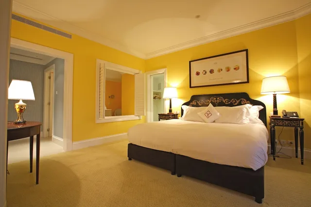 Master, Suite, King Bed, Garden and City View, Main Building، The Yeatman 3/5