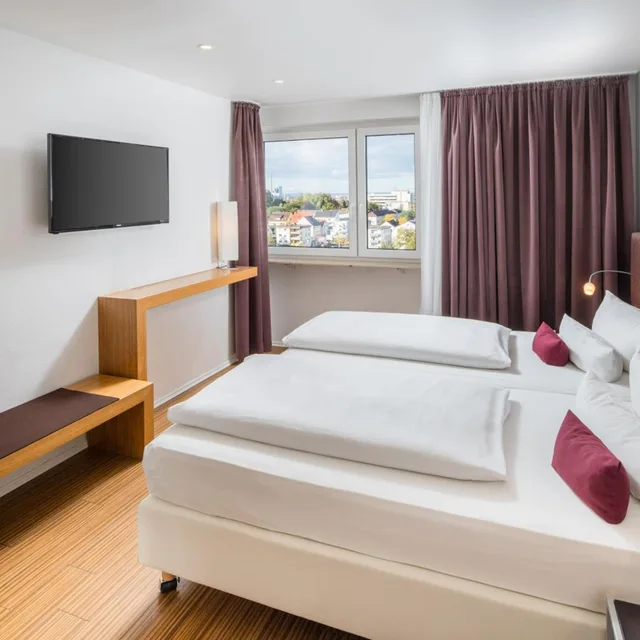 جناح، Hotel Newton Heilbronn 1/3
