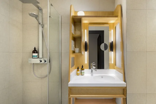 Premium, Suite, King Bed, Sauna, Terrace, FirstName Bordeaux 2/2