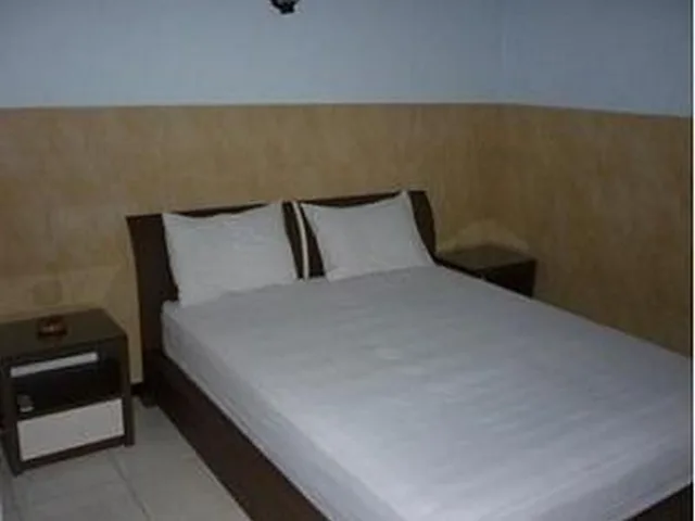 Deluxe, with Fan، Hotel Cendrawasih Jember 2/2