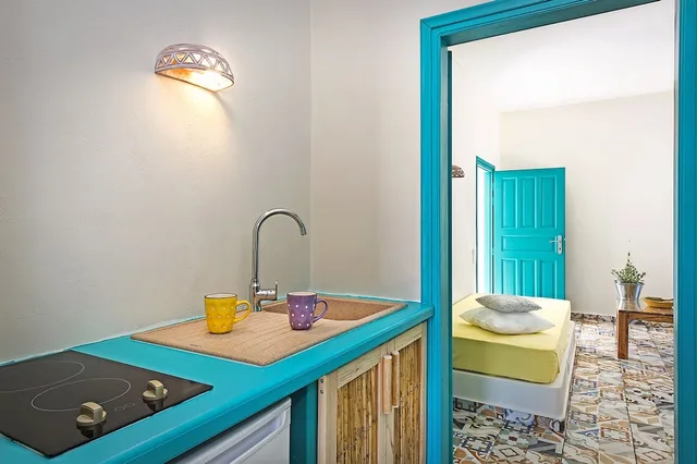 جناح بسرير كينج وسرير فردي بإطلالة على البحر بغرفة نوم واحدة، Nissia Apartments 3/4