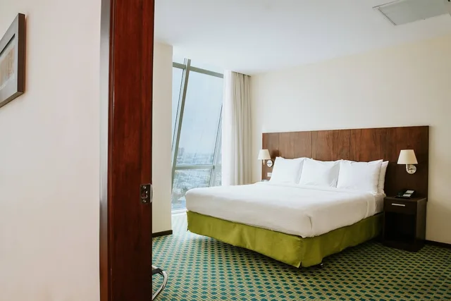 غرفة بسرير كينج بإطلالة على المدينة، Courtyard By Marriott Guayaquil 4/7