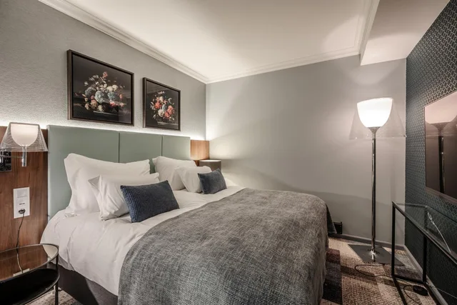 جناح جونيور، Home Hotel Bryggen 4/5