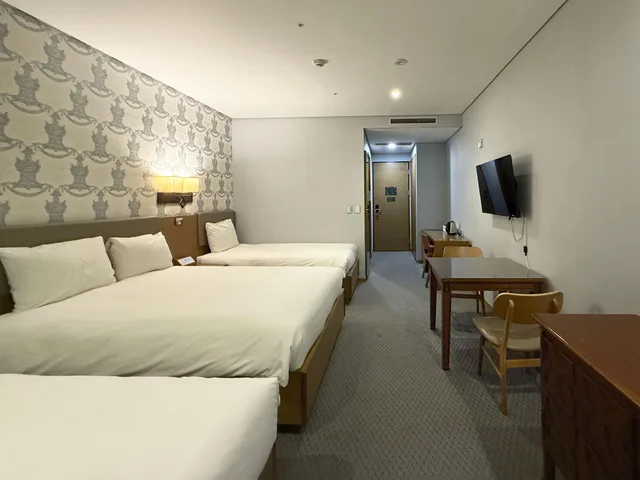 Room, Triple, Double and Twin Beds, Mohenic Hotel Seoul Myeongdong 2/4