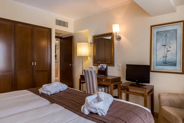 Superior, Apartment, Balcony or Terrace، Neptune Luxury Resort 2/3